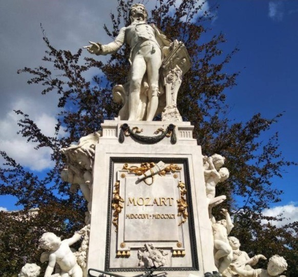 Estatua Mozart