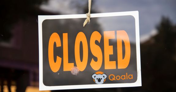 Qoala cierra