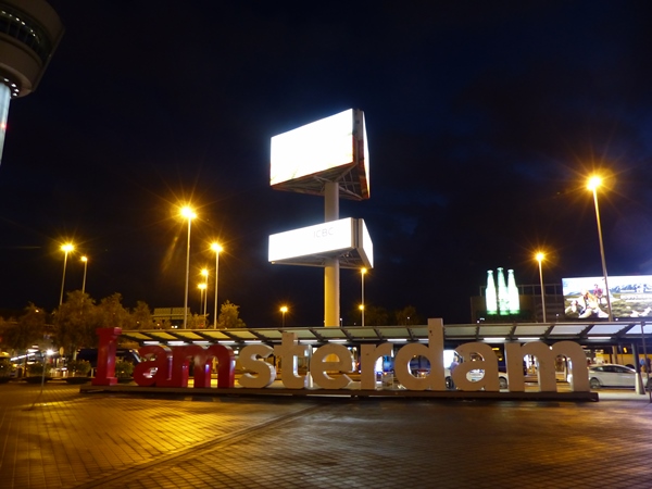 La foto que saqué según salí del aeropuerto de Amsterdam Amsterdam